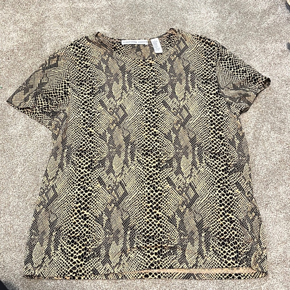 snake skin look, doesn’t feel like snake skin. feels like rayon